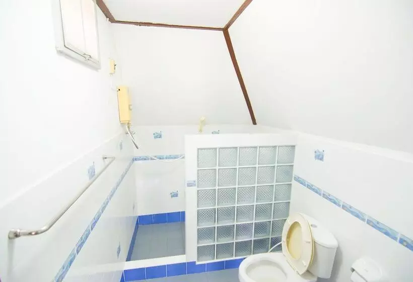 Hotelli Wattana Village Resort