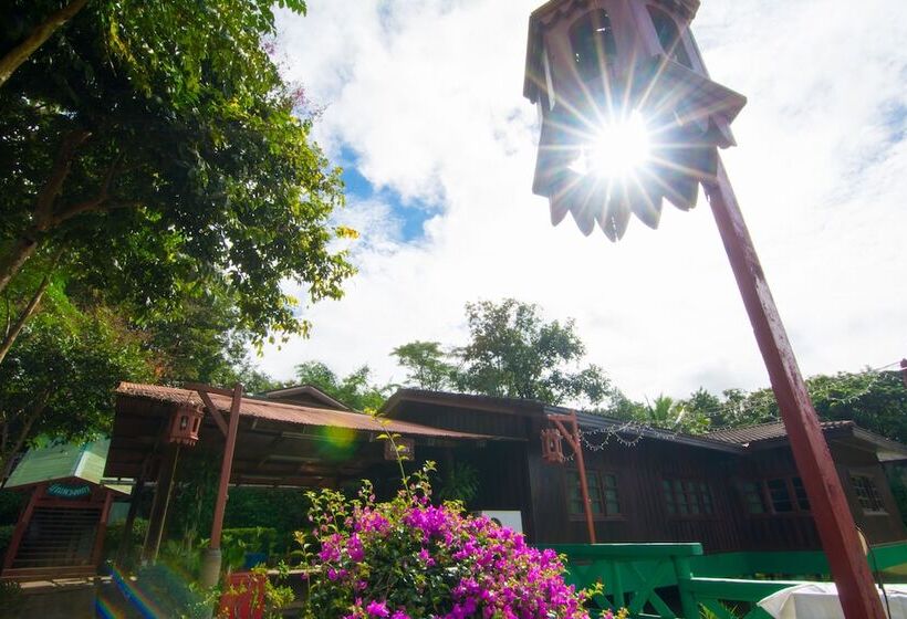 בית מלון כפרי Wattana Village Resort