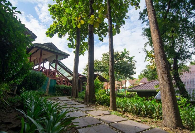 בית מלון כפרי Wattana Village Resort