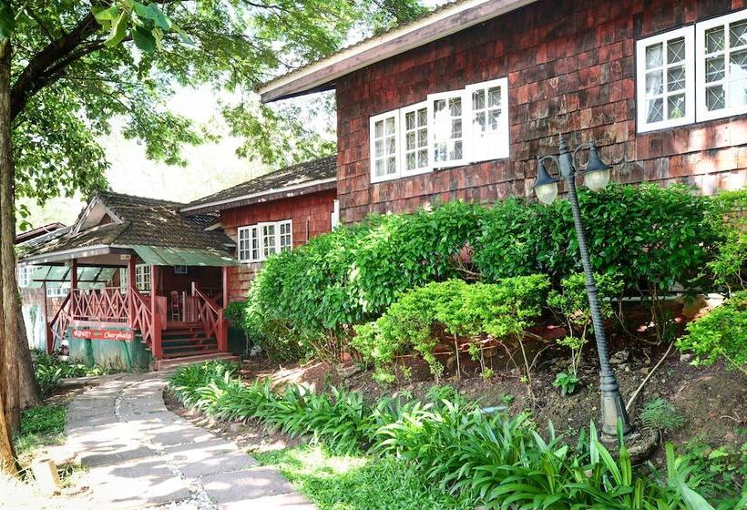 בית מלון כפרי Wattana Village Resort