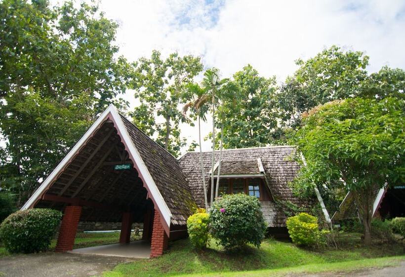 בית מלון כפרי Wattana Village Resort