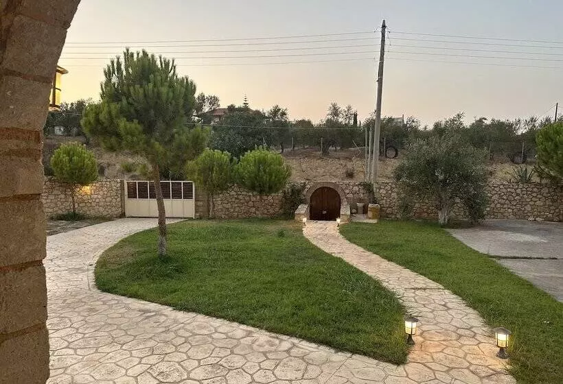 Onirozo Villa