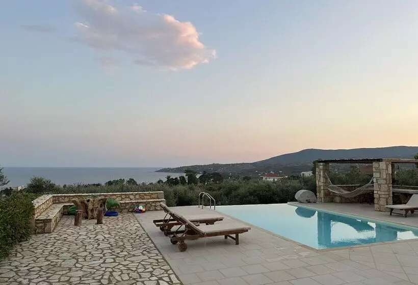 Onirozo Villa