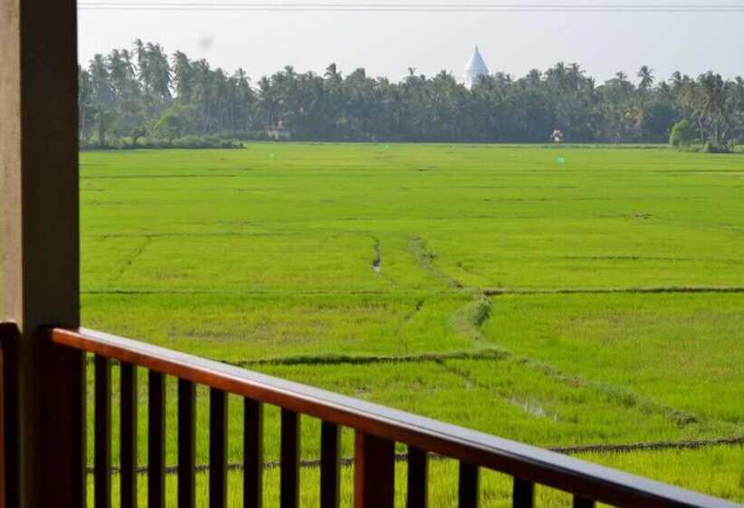 بنسيون Kethaka Aga