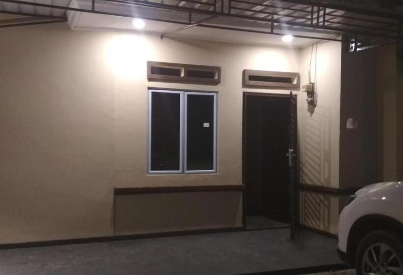 פנסיון Sleeprest   Plamo Garden