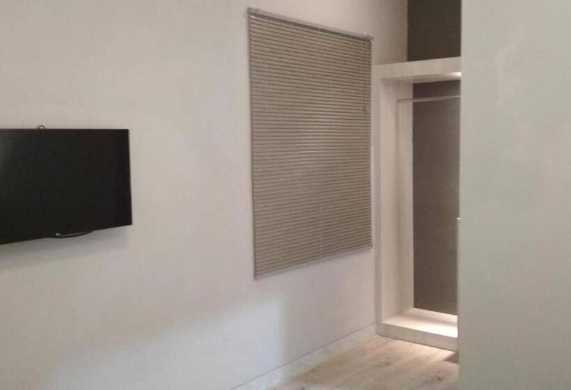 פנסיון Sleeprest   Plamo Garden