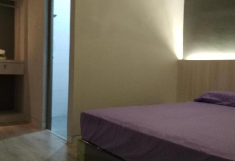 פנסיון Sleeprest   Plamo Garden