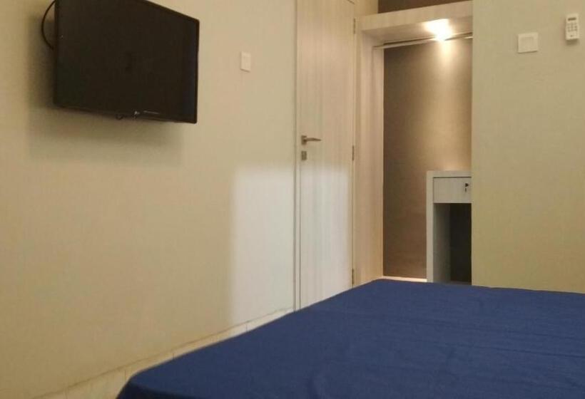 פנסיון Sleeprest   Plamo Garden