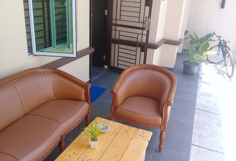 פנסיון Sleeprest   Plamo Garden