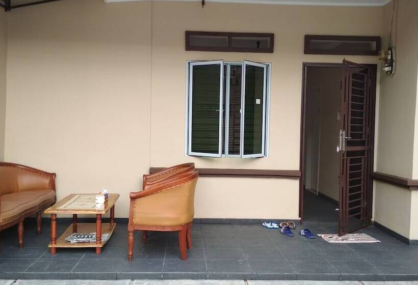 פנסיון Sleeprest   Plamo Garden