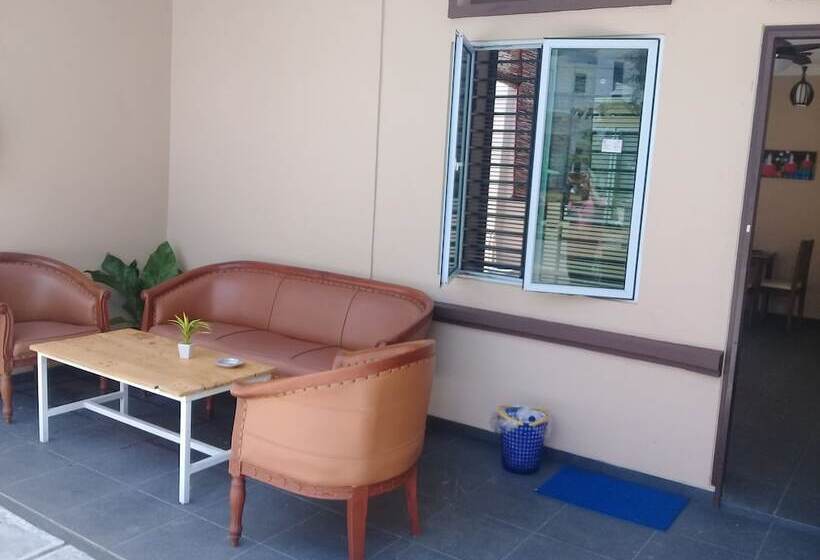 פנסיון Sleeprest   Plamo Garden