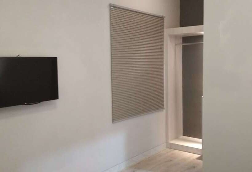 פנסיון Sleeprest   Plamo Garden