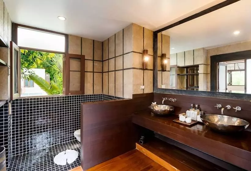 The Emerald Beach Villa 4