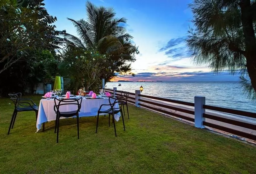 The Emerald Beach Villa 4