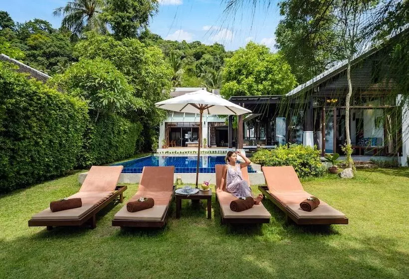 The Emerald Beach Villa 4