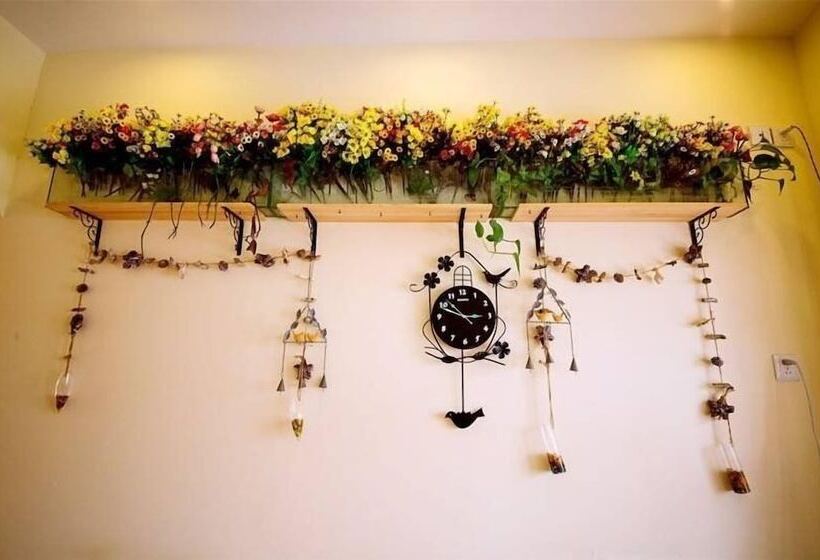 Yinjiangnan Xishui Zhijian Themed Inn