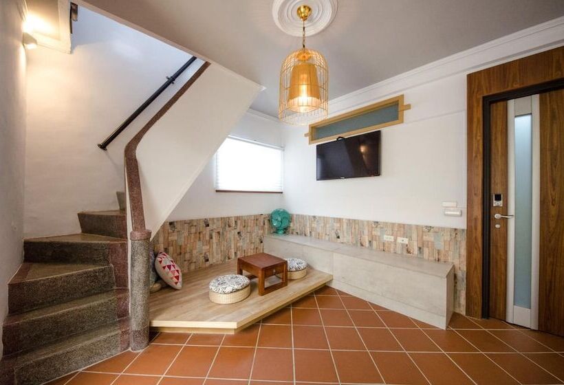 تختخواب و صبحانه Tainan Travel Inn