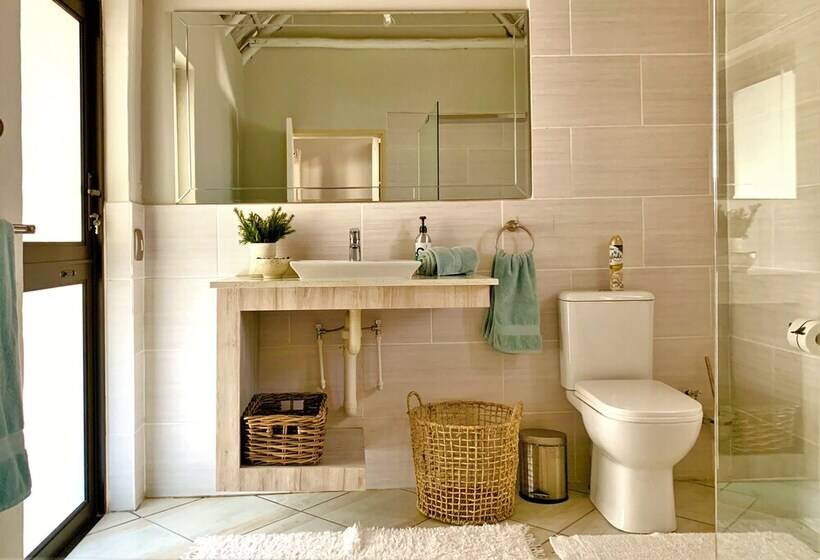 בית מלון כפרי Ikhaya Lamadube Game Lodge