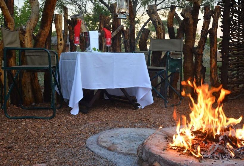 בית מלון כפרי Ikhaya Lamadube Game Lodge