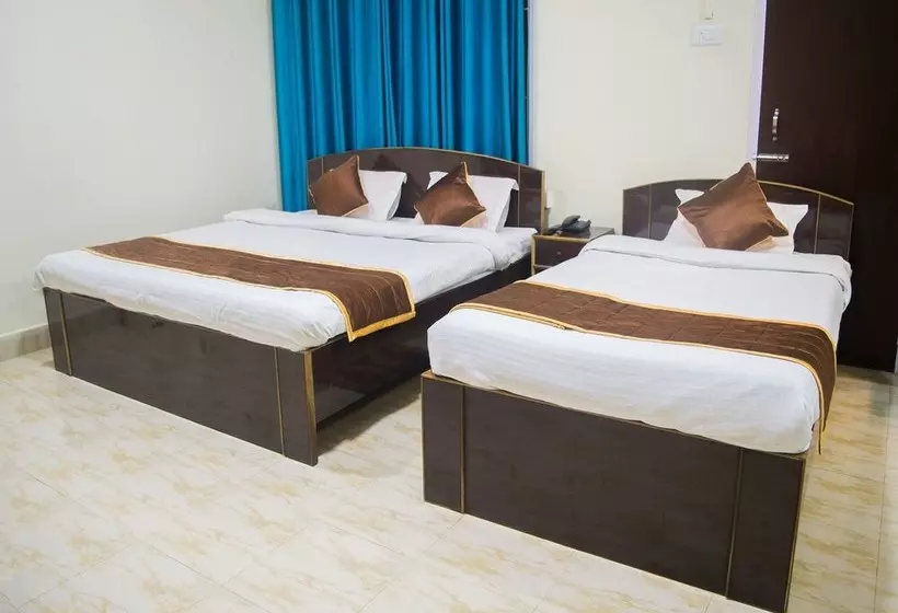 هتل The Lily Guest House By Oyo Rooms