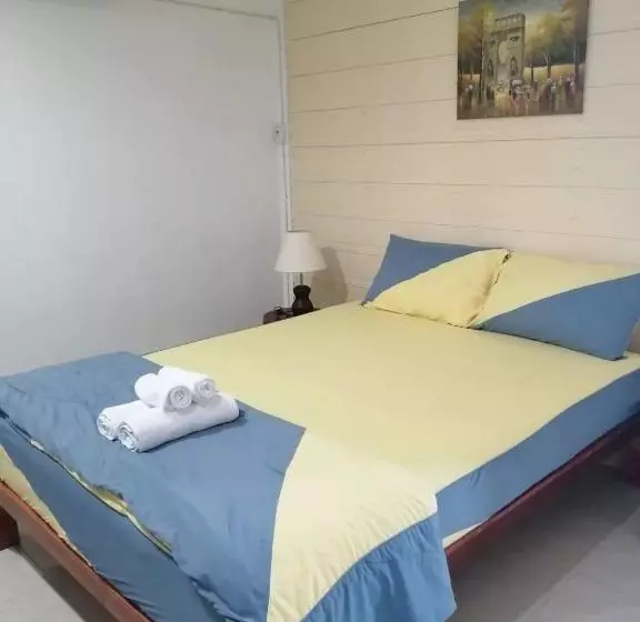 پانسیون At Savika