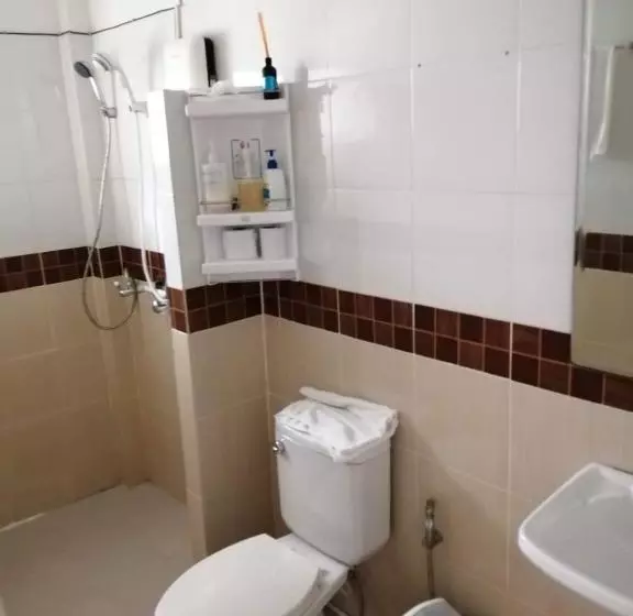 پانسیون At Savika