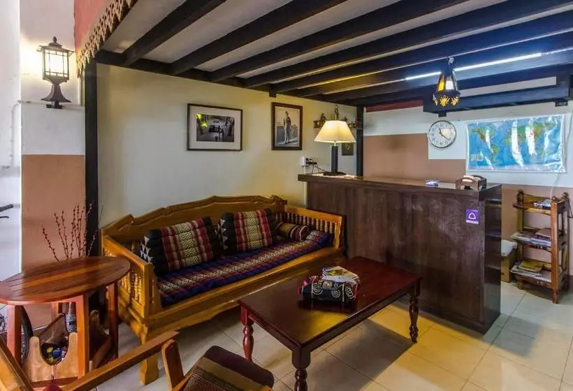 پانسیون At Savika