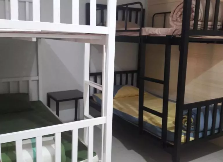 پانسیون At Savika