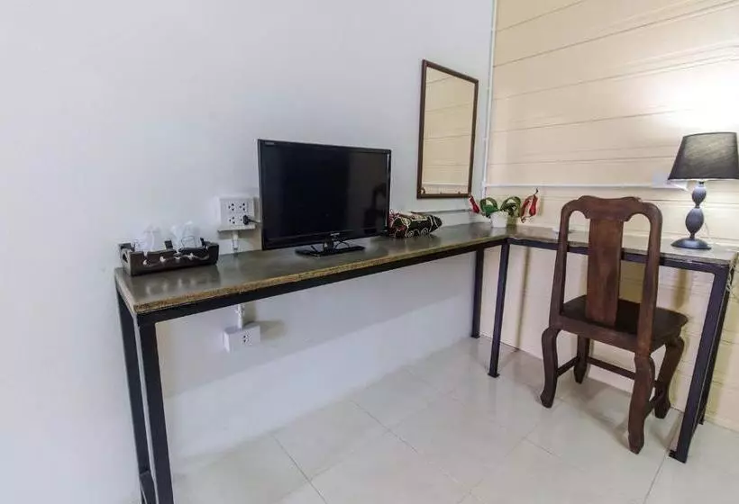 پانسیون At Savika