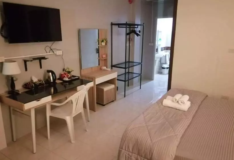 پانسیون At Savika