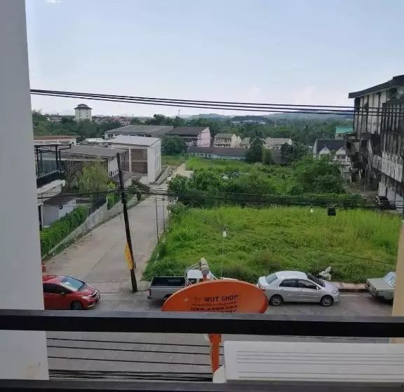 پانسیون At Savika