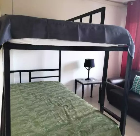 پانسیون At Savika