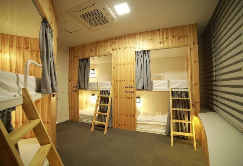 פנסיון Book Home Gyeongju