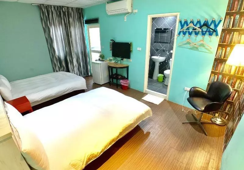 پانسیون Feng Chia Europe 4