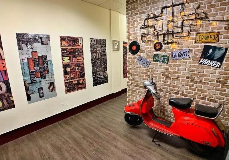 پانسیون Feng Chia Europe 4