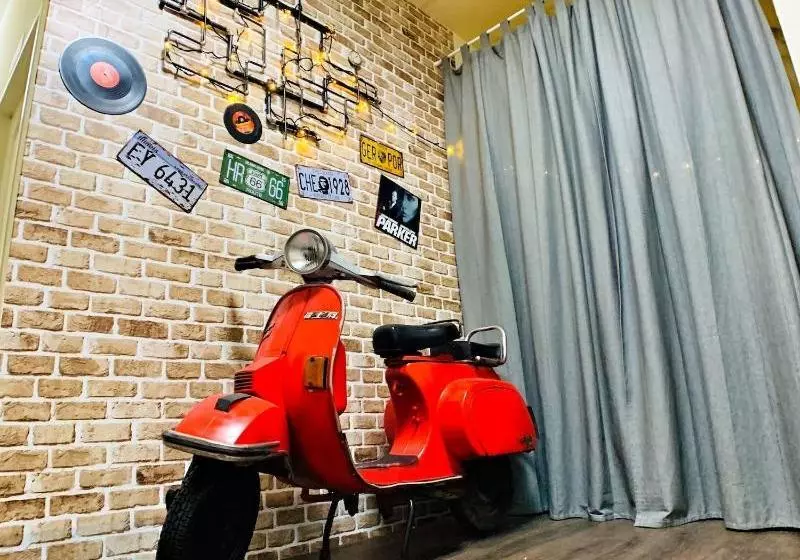 پانسیون Feng Chia Europe 4