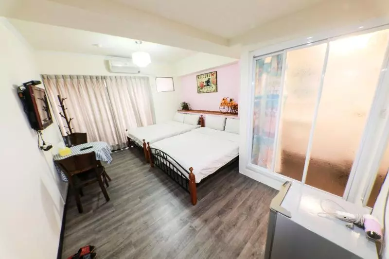 پانسیون Feng Chia Europe 4