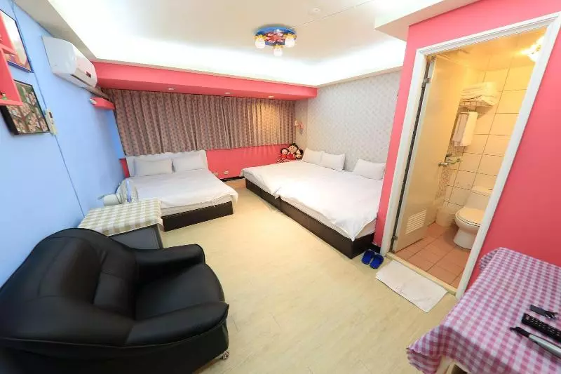 پانسیون Feng Chia Europe 4