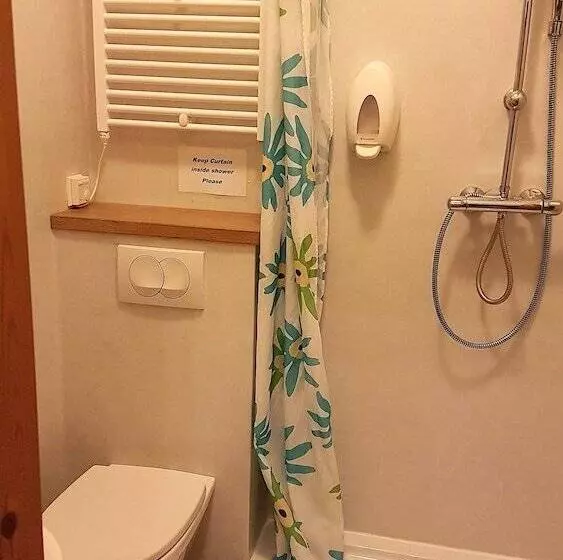 پانسیون Guesthouse Skálafell