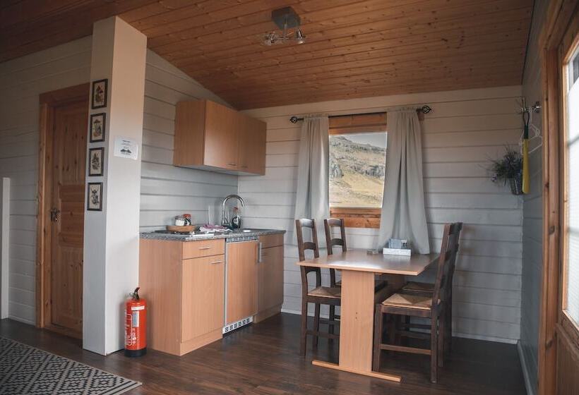 پانسیون Guesthouse Skálafell