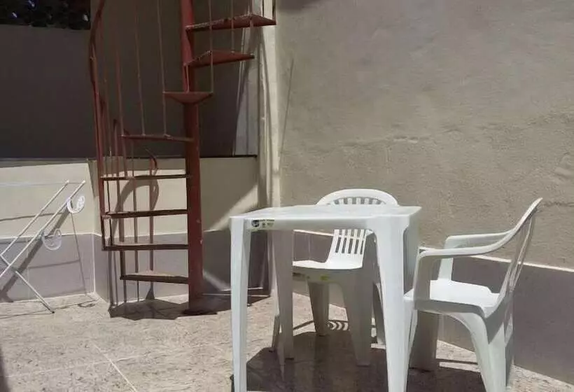 Majatalo Quartos Em Casa In Caxias Da Paraíso