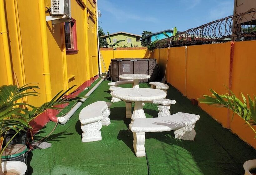 پانسیون Studio 27 Inn