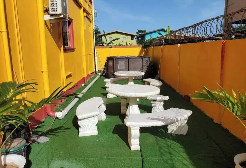 پانسیون Studio 27 Inn