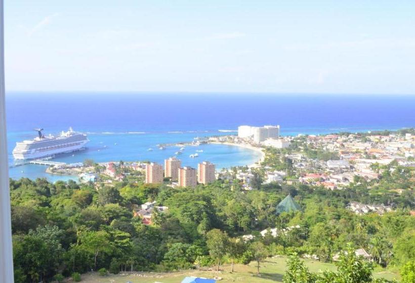 Pink Rock Inn Bed And Breakfast