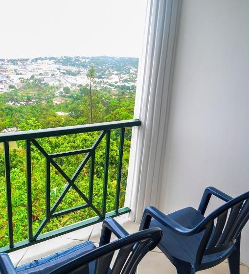 Pink Rock Inn Bed And Breakfast