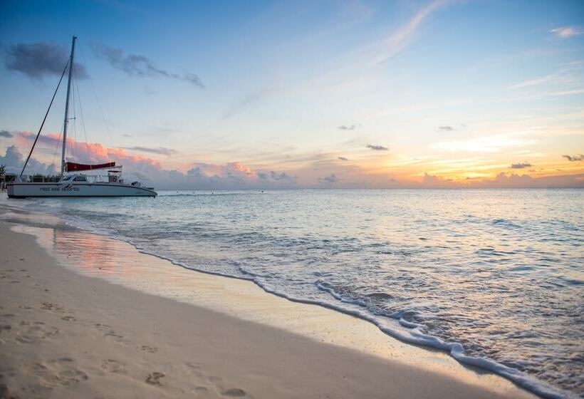 The Colonial Club, Oceanfront Condos