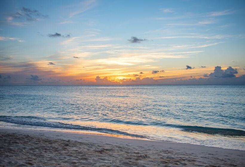 The Colonial Club, Oceanfront Condos