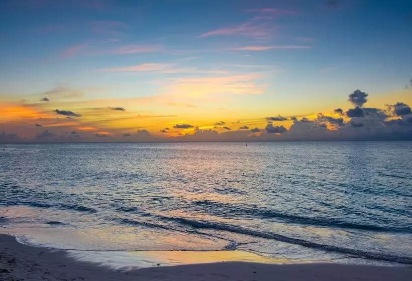 The Colonial Club, Oceanfront Condos
