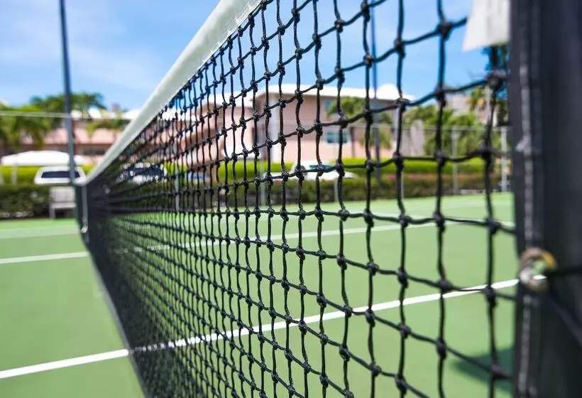 The Colonial Club, Oceanfront Condos