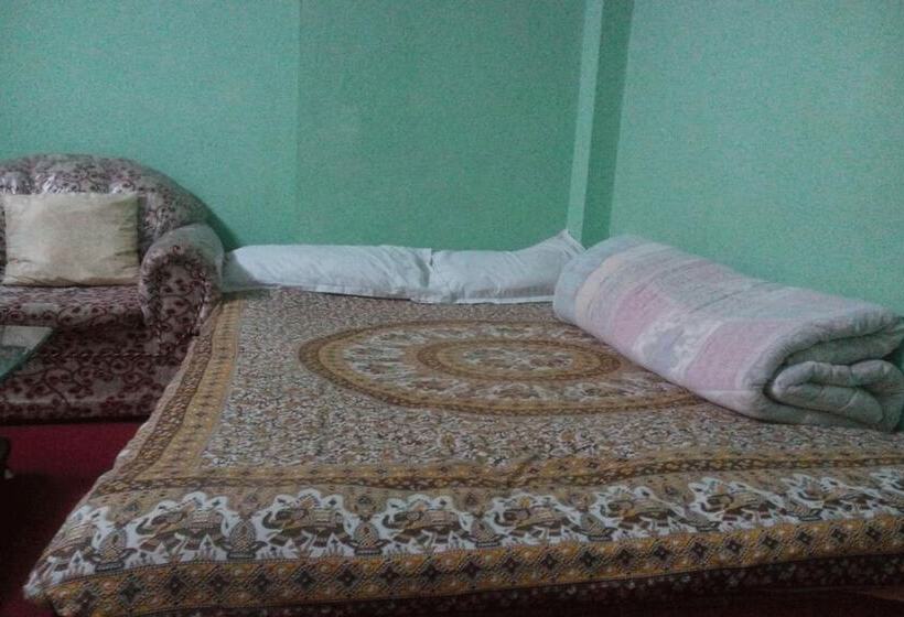 تختخواب و صبحانه Changu Newa Homestay